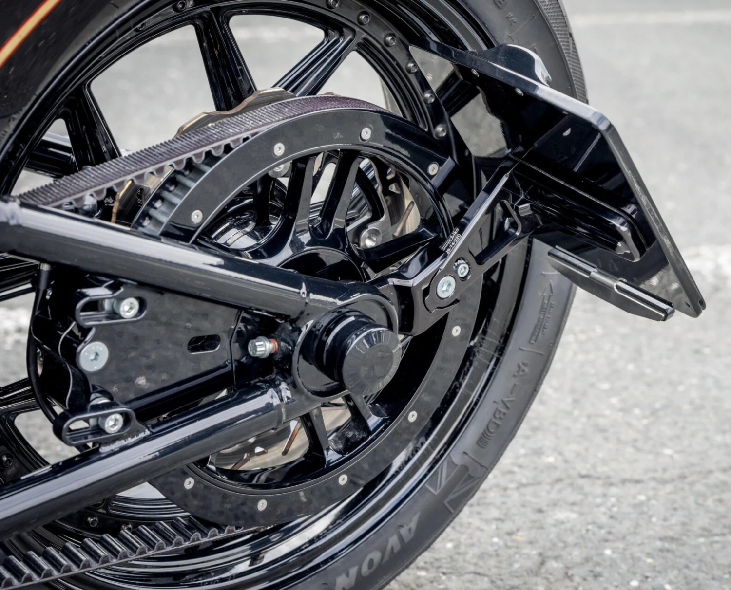 Seitlicher Kennzeichenhalter Medium Pro Alu Schwarz 4 Seitlicher Kennzeichenhalter Medium Pro Alu Schwarz – Bild 2