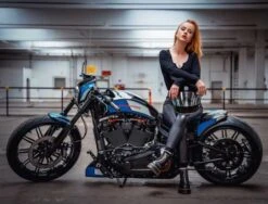 Seitlicher Kennzeichenhalter Alu Medium Schwarz -Thunderbike Verkaufsgeschäft 28 74 230 32