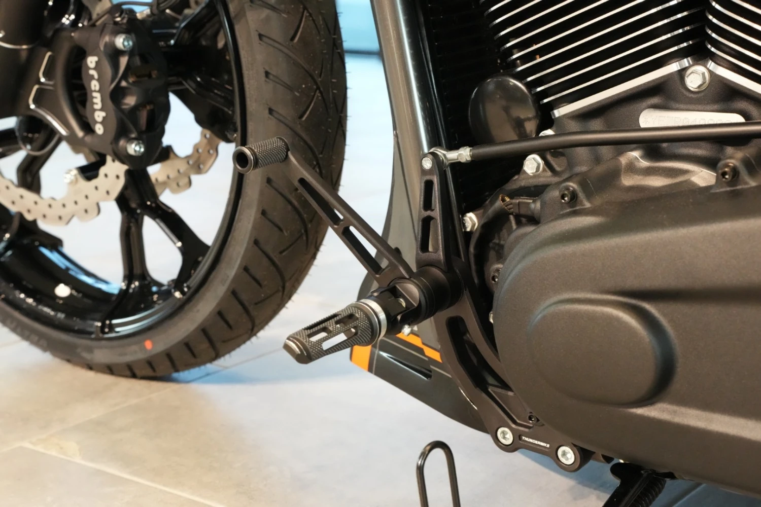 Fußrasten Vorverlegungskit Phantom Schwarz Matt 5 Fußrasten Vorverlegungskit Phantom Schwarz Matt – Bild 3