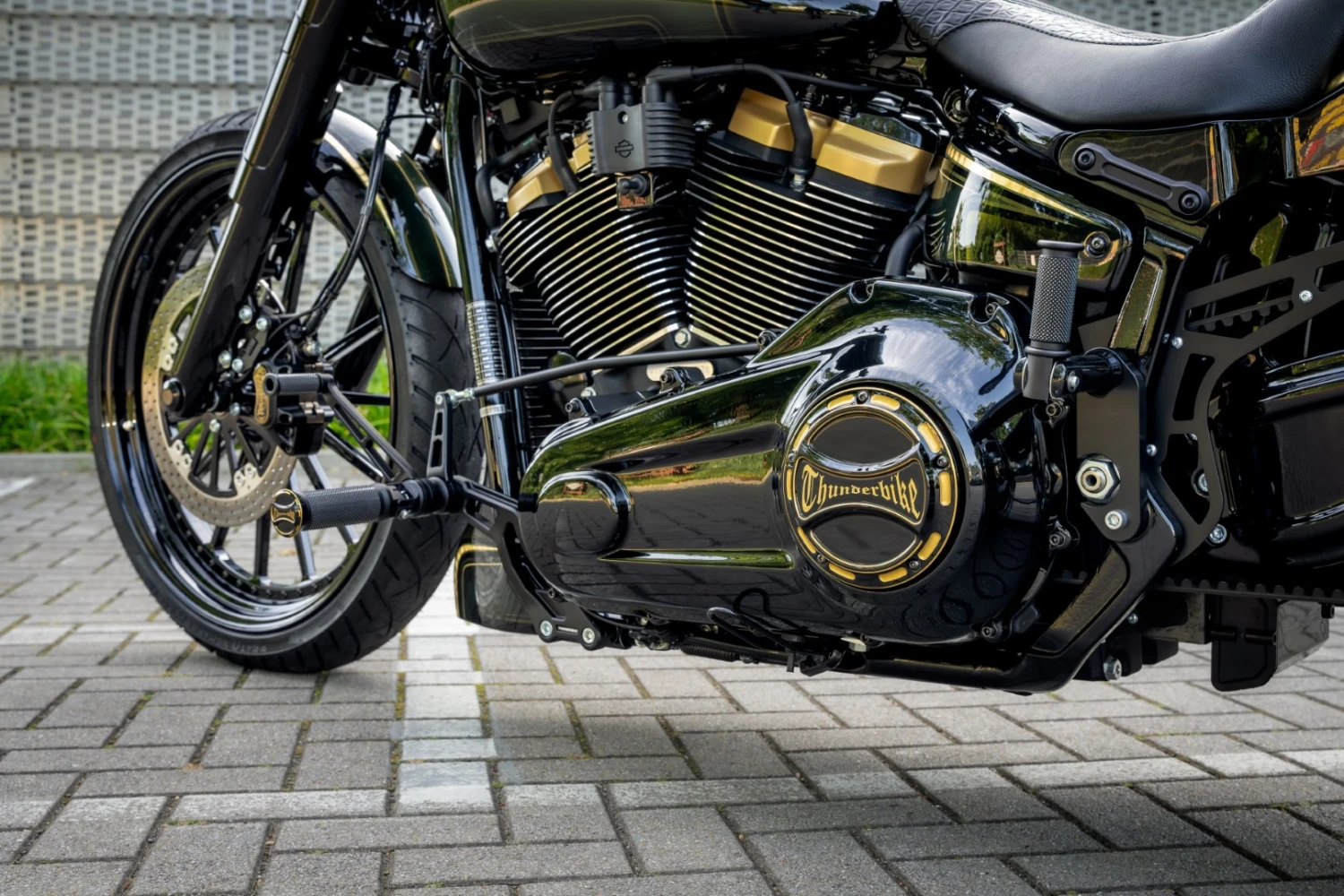 Fußrasten Vorverlegungskit Phantom Lang Schwarz Matt 4 Fußrasten Vorverlegungskit Phantom Lang Schwarz Matt – Bild 2