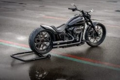 Montageständer 13 Montageständer -Thunderbike Verkaufsgeschäft 66 99 060m2